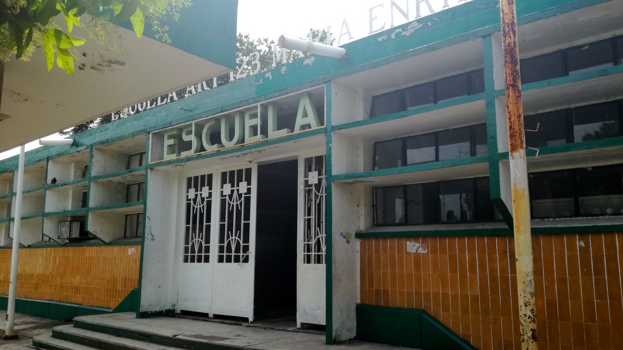 Escuelas desincoporadas a Pemex, sin mantenimiento