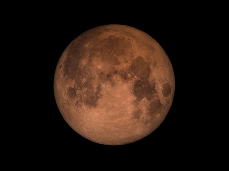 Esta noche eclipse lunar total y «súper Luna de sangre»