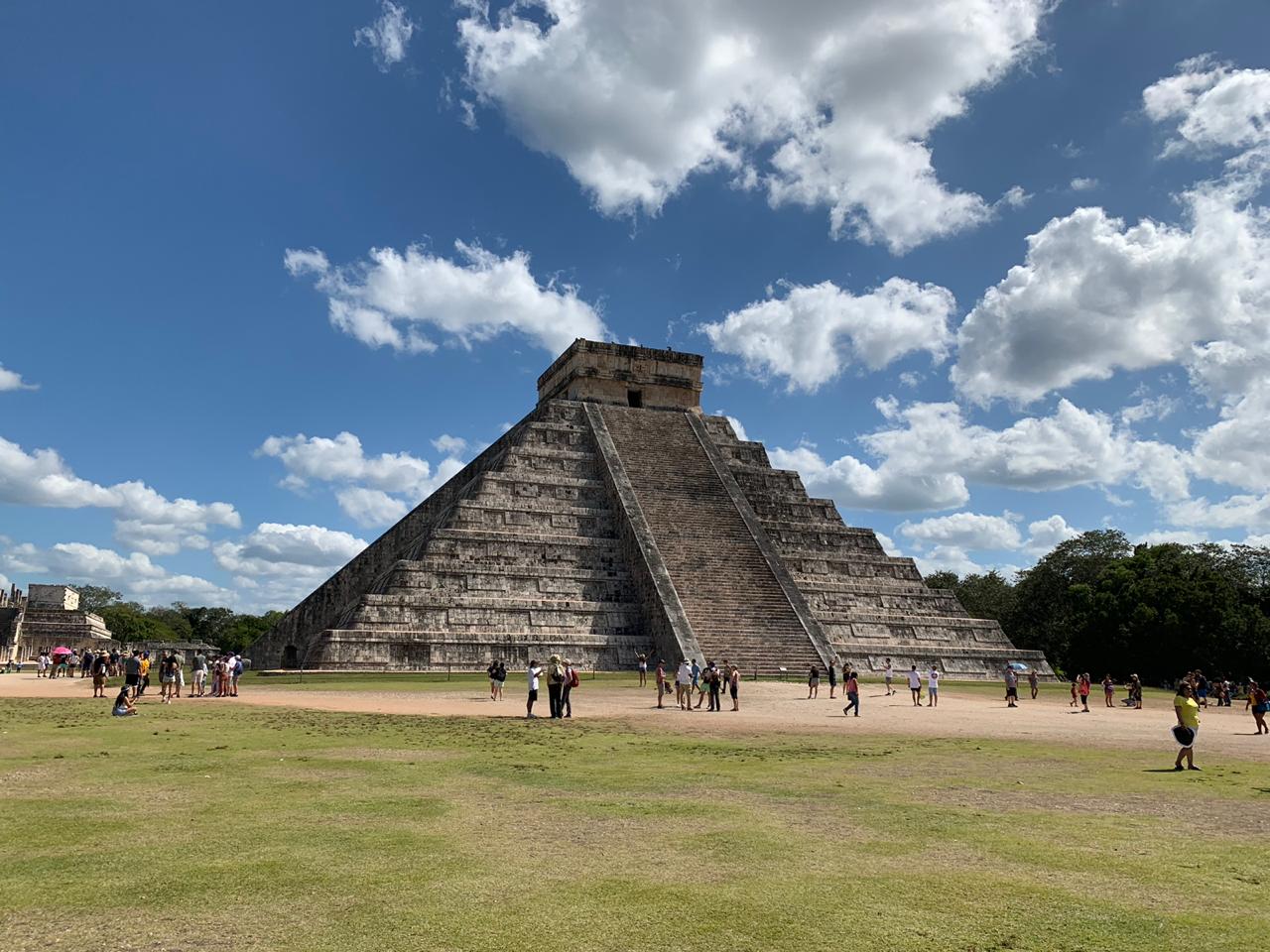 Guía de turistas apuñala a Jefe de custodios del INAH, en Chichén Itzá