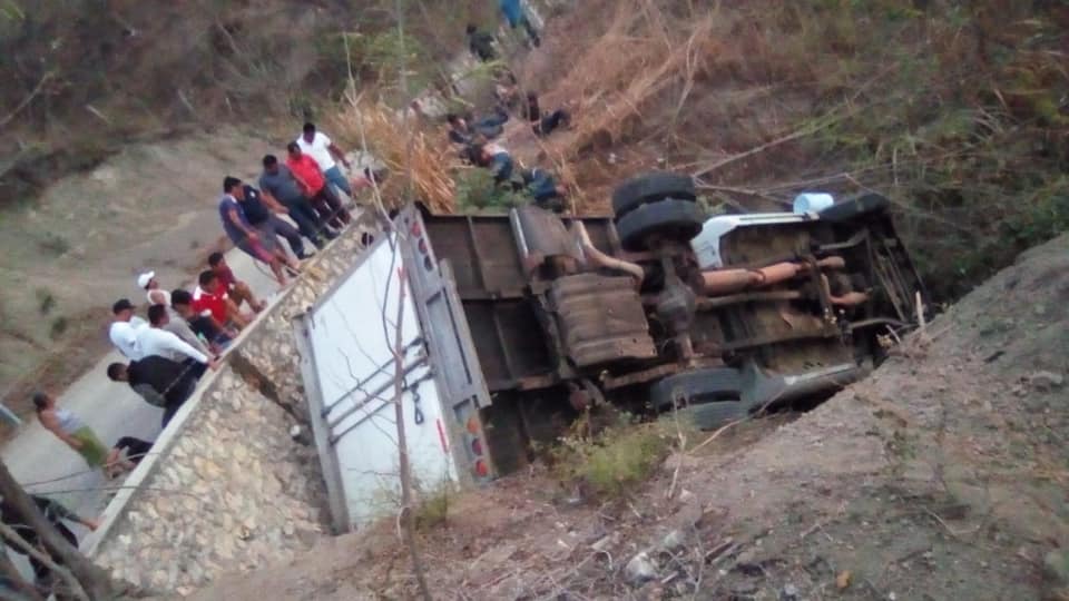 Accidente deja 25 migrantes muertos, en Chiapas