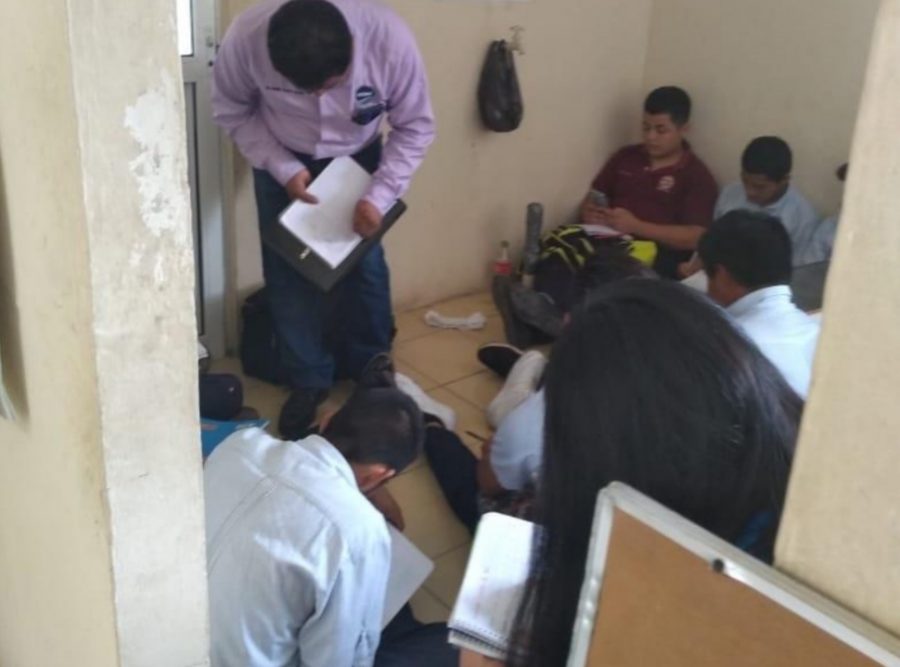 Alumnos del CETMAR estudian en condiciones precarias, en Tamiahua