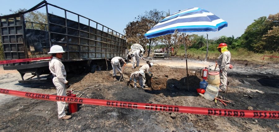 Controlan incendio por toma clandestina en Reforma, Chiapas