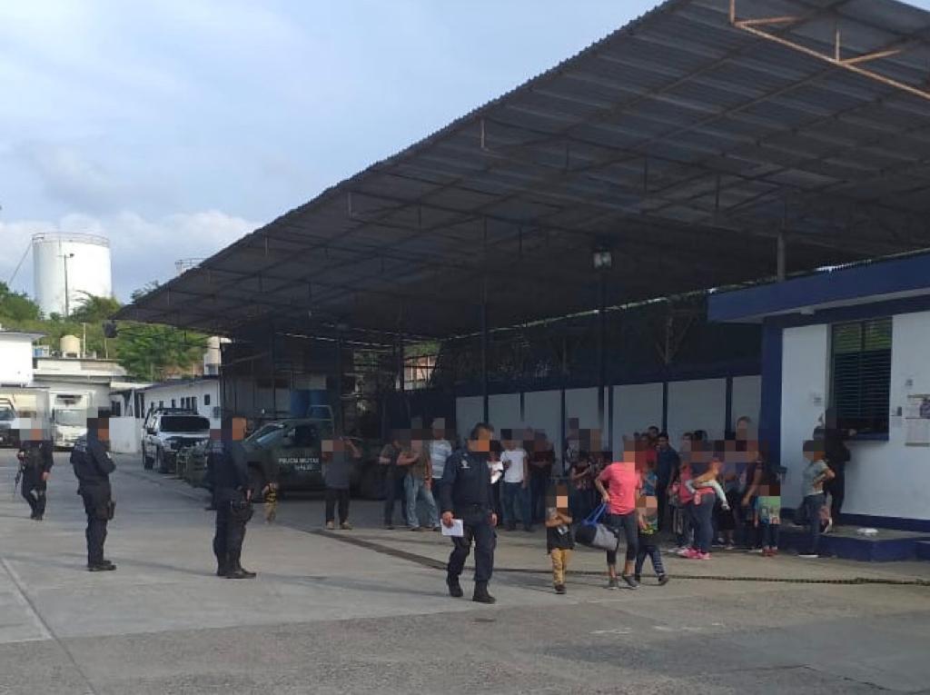 Asegura SSP a migrantes en autohotel de Poza Rica