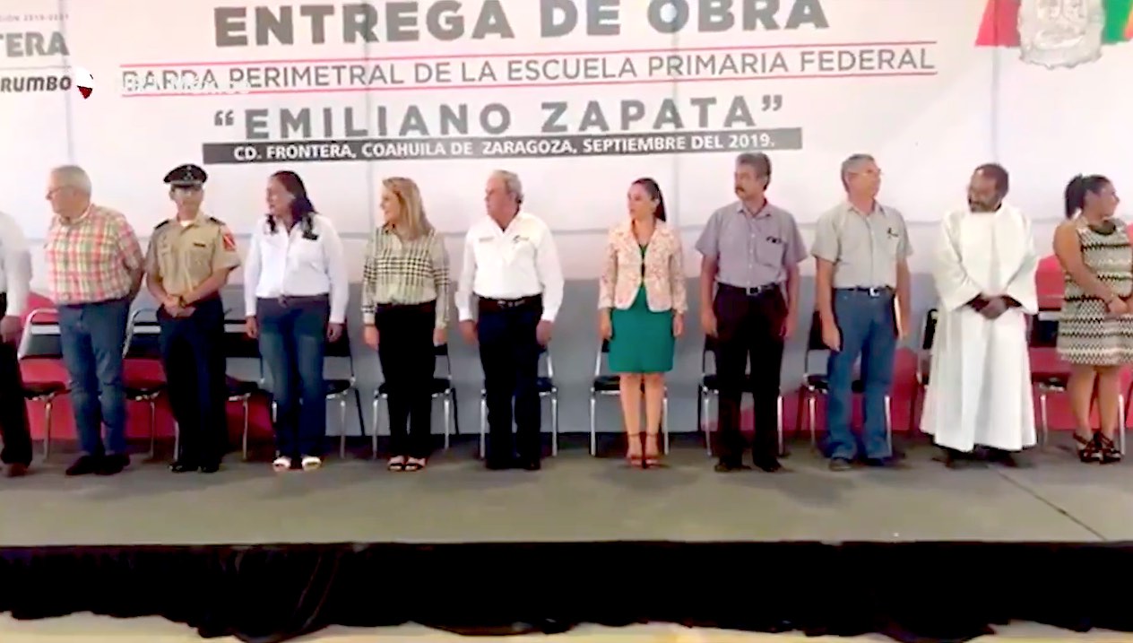 Profesor confunde Juramento a la Bandera con el Padre Nuestro