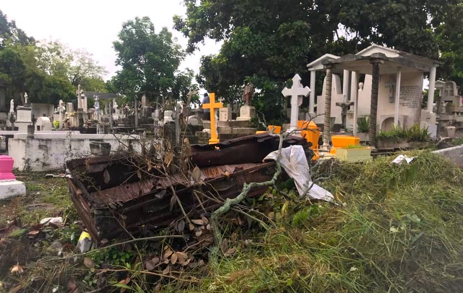 Al relleno sanitario, ataúdes encontrados al aire libre en el cementerio de Tampico