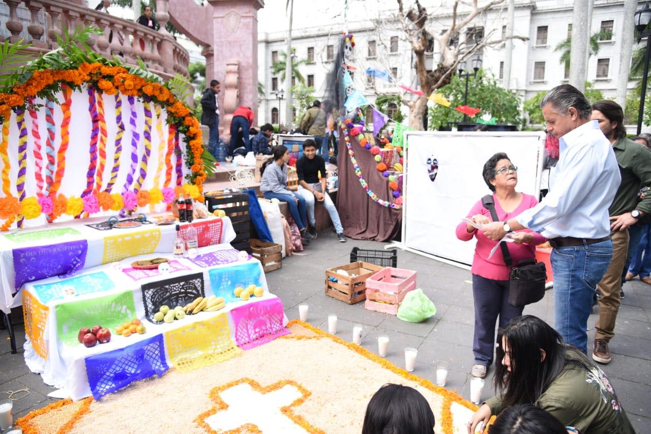 Con bailes de Xantolo y concurso de altares celebran el “Día de Muertos”, en Tampico