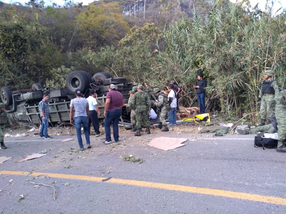 Fatal accidente en Oaxaca deja cinco militares muertos