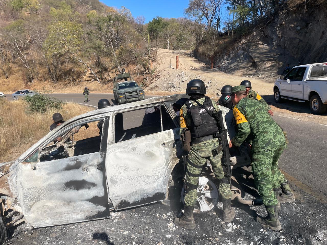 Ejército Mexicano realiza limpia y labor social en Jesús María, Culiacán, Sinaloa