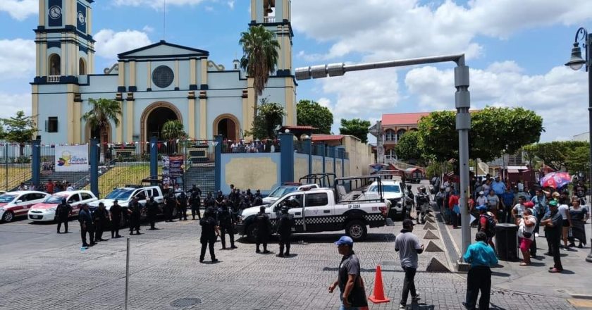 Protestan en San Andrés Tuxtla tras fallecimiento de Jorge Páez Zapata en incidente con policías municipales